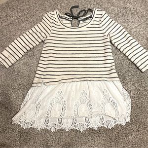 Anthropologie’s Sunday in Brooklyn Mixed Media Blouse, size Medium, EUC